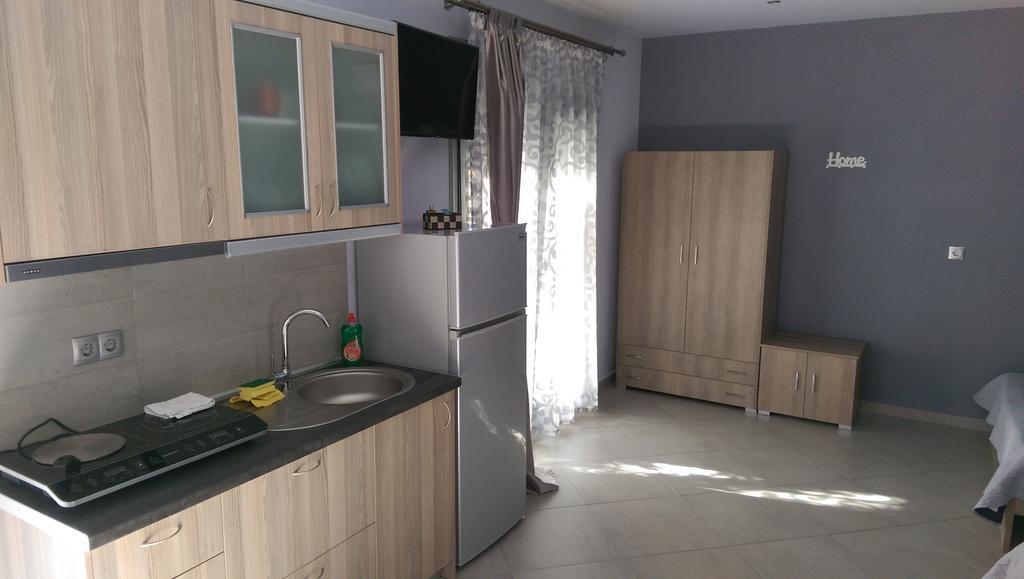 Aimilias Family Apartments Vrasná Eksteriør billede